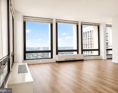200 Locust Street - Photo Thumbnail 2