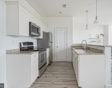 201 N 8th Street - Photo Thumbnail 11