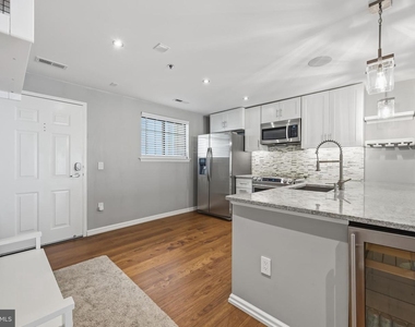 2 Leverington Avenue - Photo Thumbnail 1