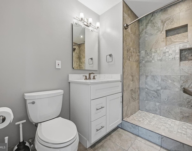2 Leverington Avenue - Photo Thumbnail 11