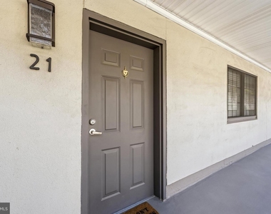 2 Leverington Avenue - Photo Thumbnail 20