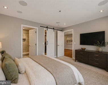 2 Leverington Avenue - Photo Thumbnail 9