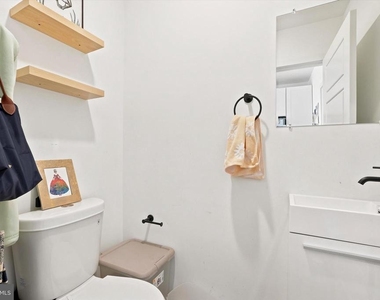 1729 Francis Street - Photo Thumbnail 12