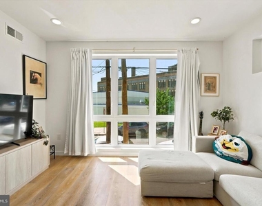 1729 Francis Street - Photo Thumbnail 11