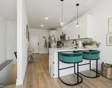 1729 Francis Street - Photo Thumbnail 7
