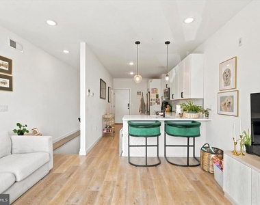 1729 Francis Street - Photo Thumbnail 8