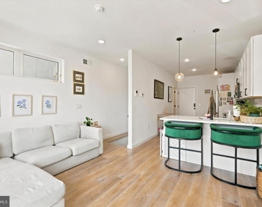 1729 Francis Street - Photo Thumbnail 9