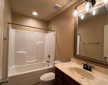 10 Cottswold Lane - Photo Thumbnail 19