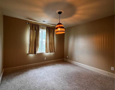 10 Cottswold Lane - Photo Thumbnail 18