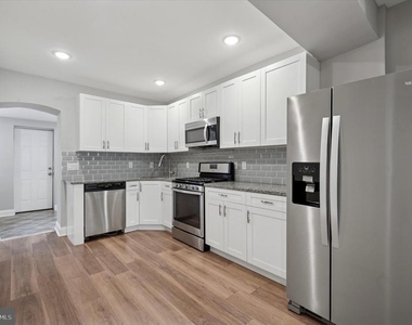 447 Durfor Street - Photo Thumbnail 4