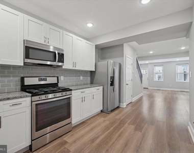 447 Durfor Street - Photo Thumbnail 3