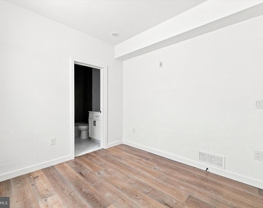 1729 Francis Street - Photo Thumbnail 17