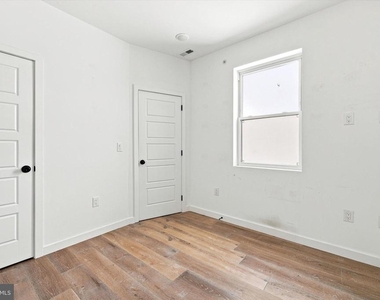 1729 Francis Street - Photo Thumbnail 18