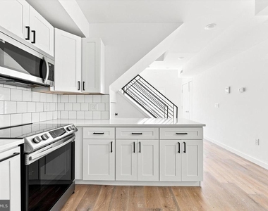 1729 Francis Street - Photo Thumbnail 5
