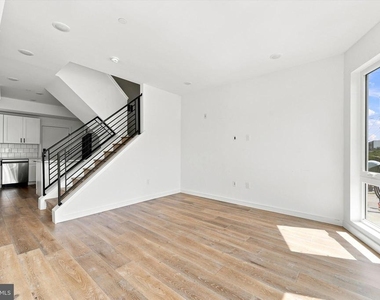 1729 Francis Street - Photo Thumbnail 12