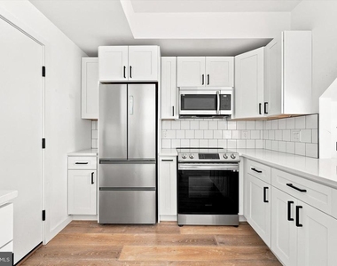 1729 Francis Street - Photo Thumbnail 4