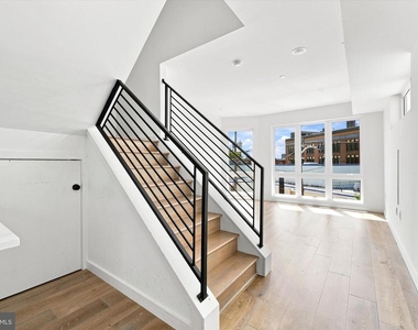 1729 Francis Street - Photo Thumbnail 8