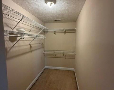 119 Willborough Avenue - Photo Thumbnail 8