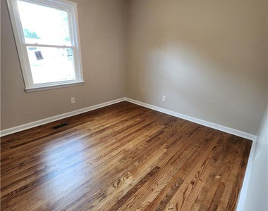 346 Tucson Drive - Photo Thumbnail 16