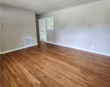 346 Tucson Drive - Photo Thumbnail 7