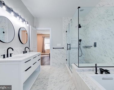 1118 E Dunton Street - Photo Thumbnail 8