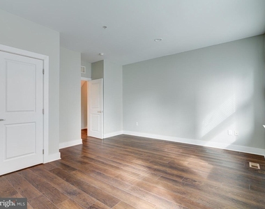 1118 E Dunton Street - Photo Thumbnail 17