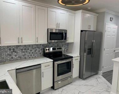1338 S 30th Street - Photo Thumbnail 1