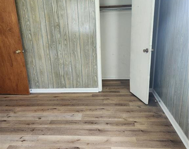 118 Lockwood Drive - Photo Thumbnail 23