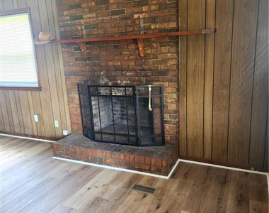 118 Lockwood Drive - Photo Thumbnail 8