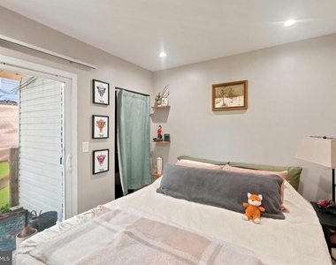 402 Durfor Street - Photo Thumbnail 11