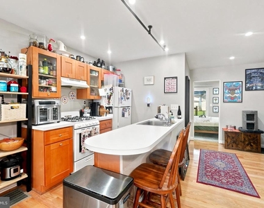 402 Durfor Street - Photo Thumbnail 3