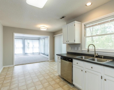 112 Kronos Lane - Photo Thumbnail 7