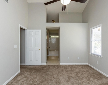 112 Kronos Lane - Photo Thumbnail 14