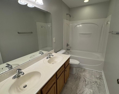 201 Northlands Drive - Photo Thumbnail 34
