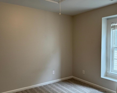 201 Northlands Drive - Photo Thumbnail 37