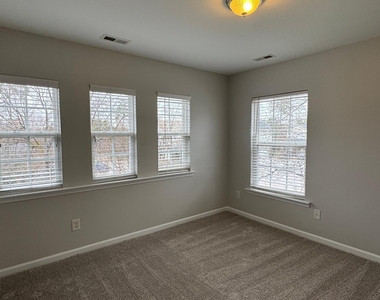 201 Northlands Drive - Photo Thumbnail 35
