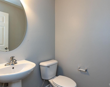 201 Northlands Drive - Photo Thumbnail 20