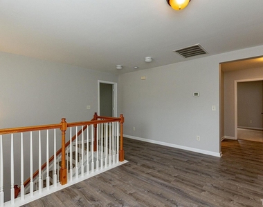 201 Northlands Drive - Photo Thumbnail 22