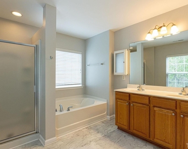 201 Northlands Drive - Photo Thumbnail 25
