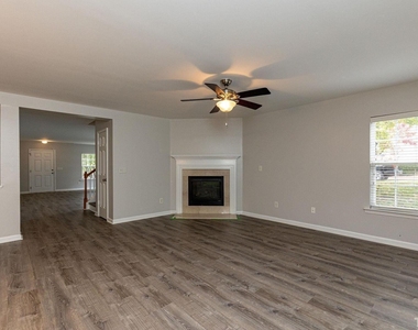 201 Northlands Drive - Photo Thumbnail 6