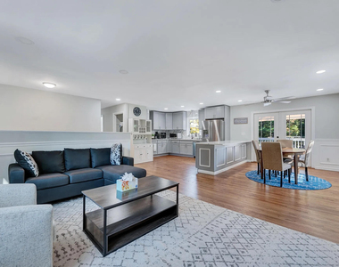 406 Snelling - Photo Thumbnail 1