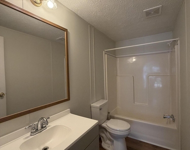 8000 Peach Blossom Lane - Photo Thumbnail 10