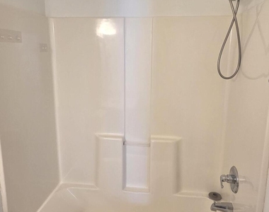 305 Savannah Ridge Road - Photo Thumbnail 18