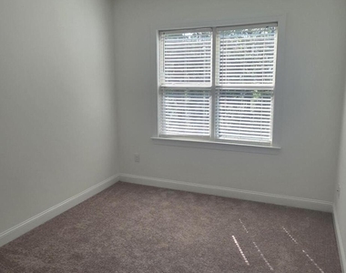305 Savannah Ridge Road - Photo Thumbnail 15