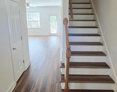 305 Savannah Ridge Road - Photo Thumbnail 2