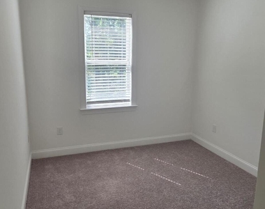 305 Savannah Ridge Road - Photo Thumbnail 13
