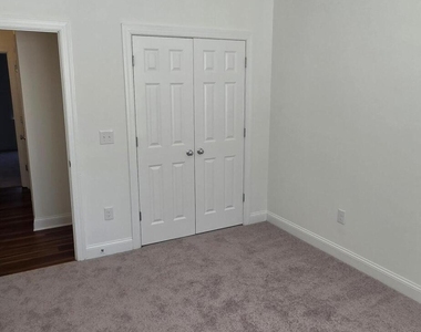 305 Savannah Ridge Road - Photo Thumbnail 16