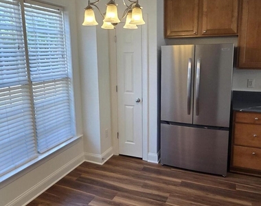 305 Savannah Ridge Road - Photo Thumbnail 5