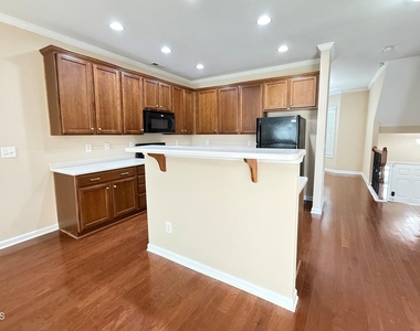 705 Keystone Park Drive - Photo Thumbnail 7