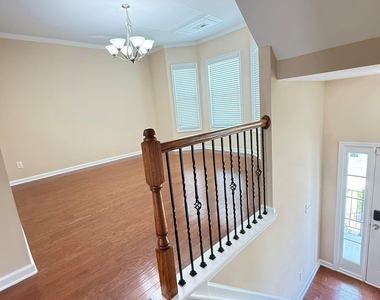 705 Keystone Park Drive - Photo Thumbnail 2